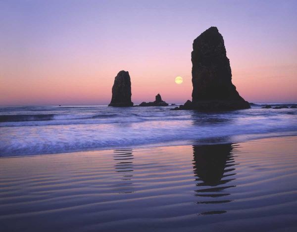 OR, Cannon Beach, Moonset between The Needles